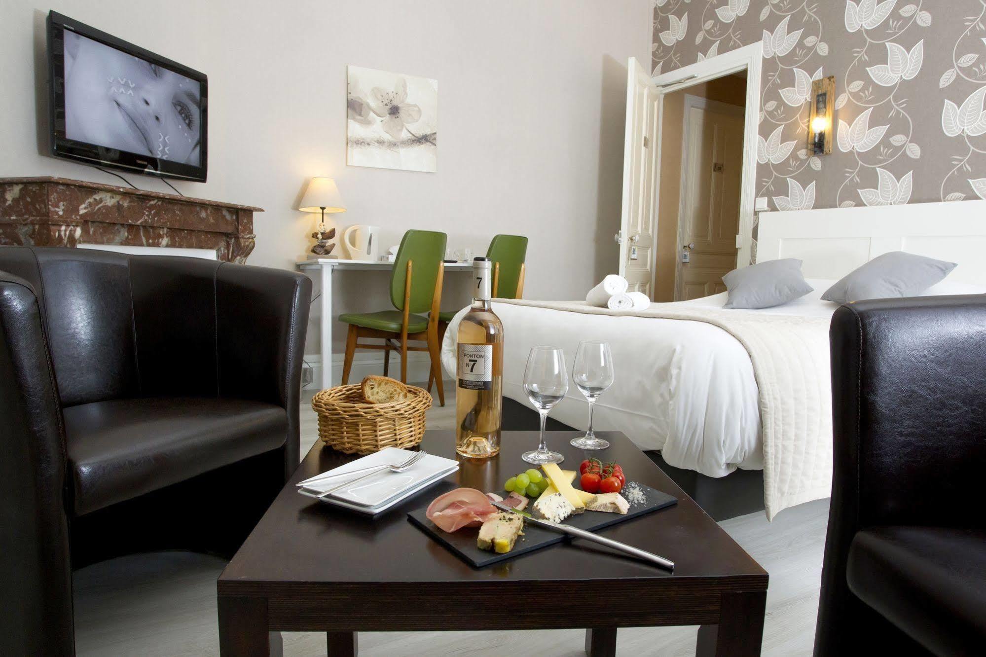 Logis Hotel & Restaurant De La Basilique Albert Ngoại thất bức ảnh